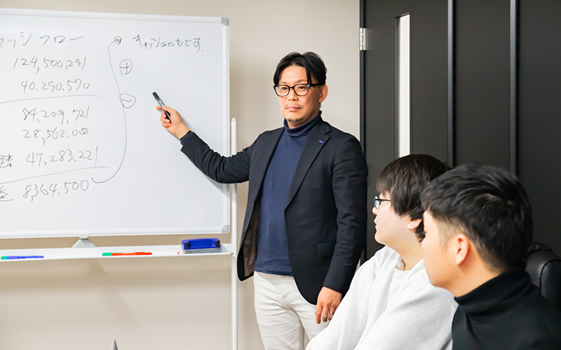 ルチェーレ税理士事務所では、ともに働く仲間を募集しています。03